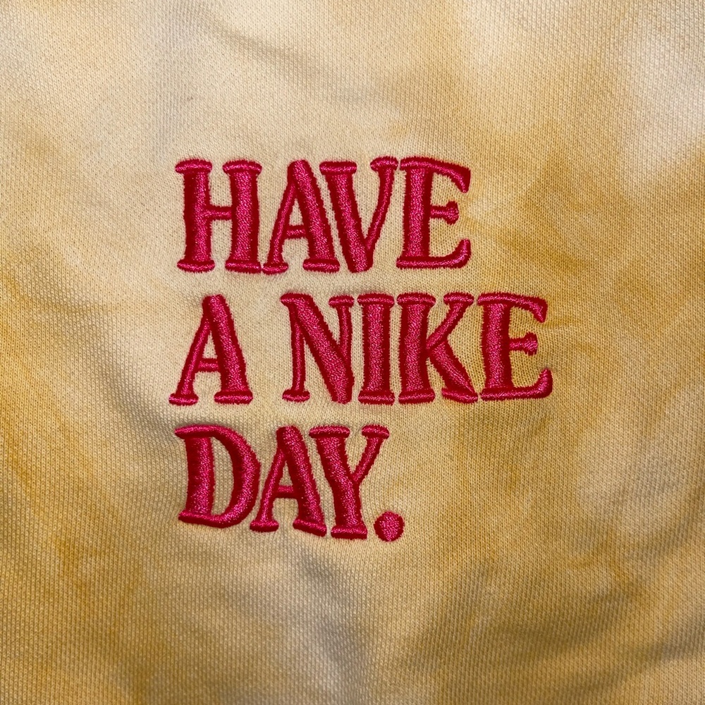 Nike Sweater Large - yellow